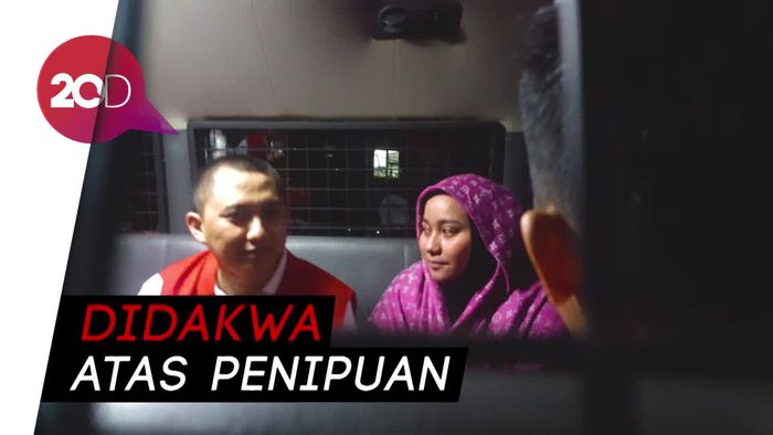 Momen Saat Anniesa Hasibuan Nangis di Persidangan