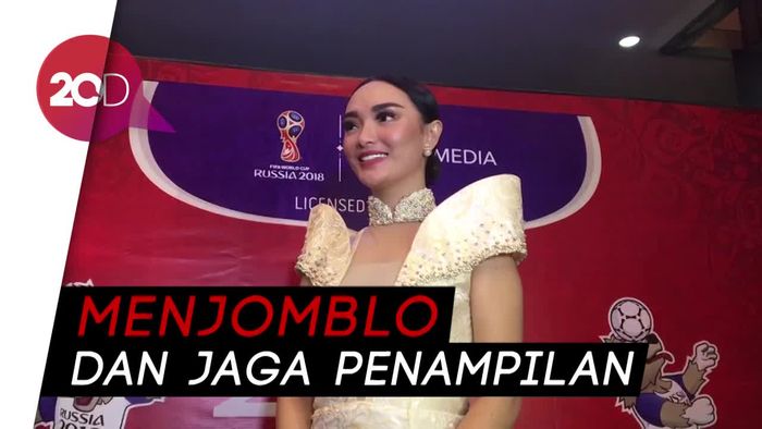 Kebanjiran Job Jelang Pilkada, Zaskia Gotik Jaga Penampilan