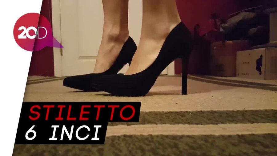 Unik! Pria Ini Doyan Pakai High Heels ke Kantor