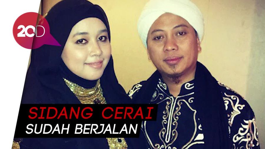 Opick Digugat Cerai Istri Setelah Nikahi Backing Vocalnya