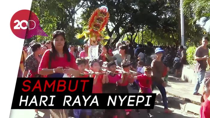 Serunya Pawai Ogoh-ogoh Anak TK di Denpasar
