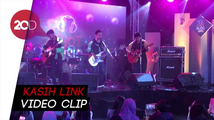 Cara Unik Geng Ojol Promosikan Band Mereka ke Penumpang