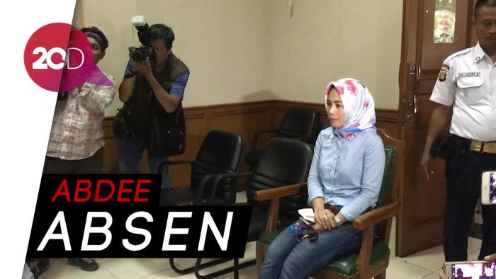Abdee Slank Tak Hadiri Sidang Cerainya Lagi