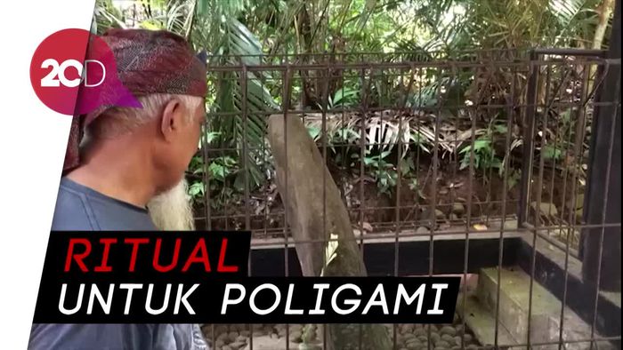 Menguak Mitos di Situs Astana Gede Kawali