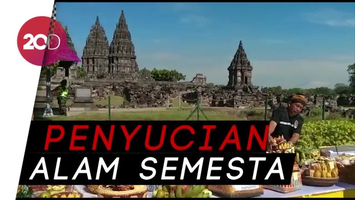 Khidmat Upacara Tawur Kesanga di Prambanan