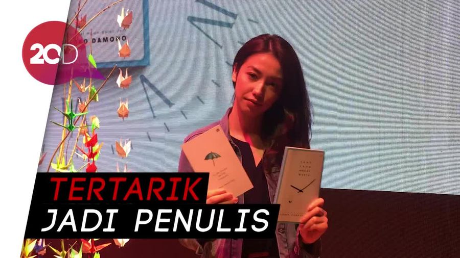 Velove Vexia Akan Luncurkan Buku Tahun Ini