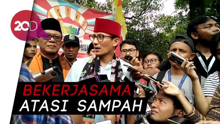 Sampah di Jakarta juga Datang dari Tetangga 