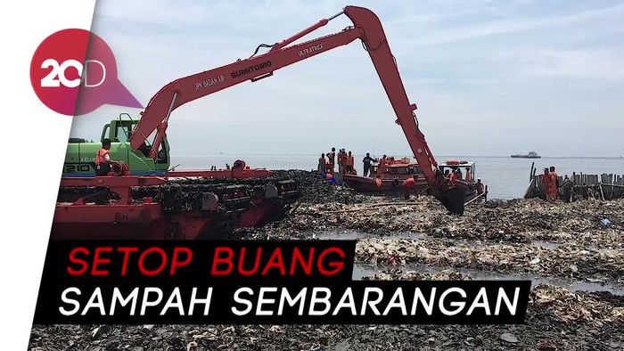 Beragam Ekspresi Pembersih Sampah di Teluk Jakarta