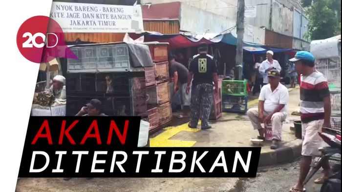 PKL Masih Jualan di Trotoar Jatinegara 