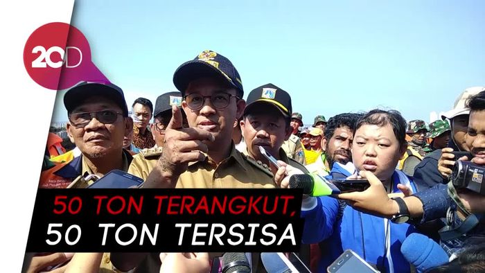 Anies: Sekitar 50 Ton Sampah di Muara Angke Belum Terangkut!