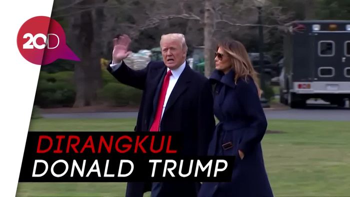Ups! Melania Trump Hampir Jatuh Pakai Boots Seharga Puluhan Juta