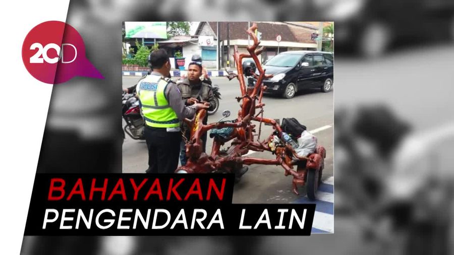 Vespa Unik Berbentuk Pohon, Keren Sih, Tapi Ditilang Polisi