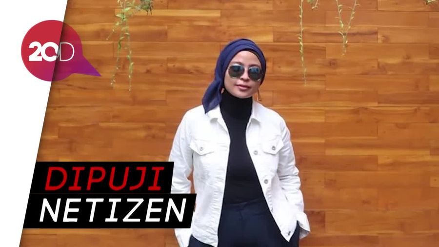 Lihat Penampilan Baru Tantri Kotak yang Kini Berhijab