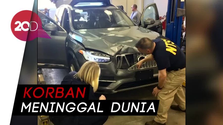 Detik-detik Mobil Otonom Uber Tabrak Pejalan Kaki