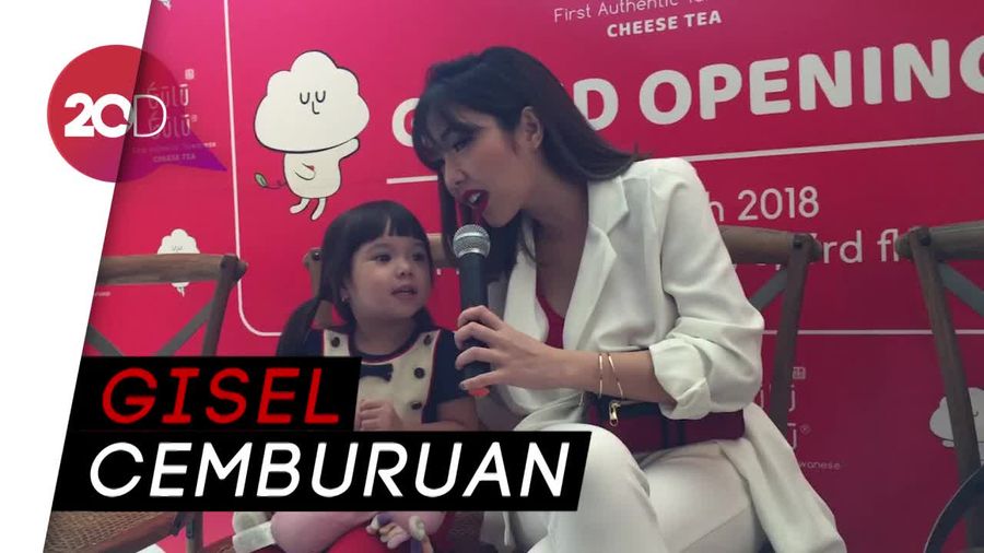 Gading Beradegan Dewasa dengan Cewek Lain, Apa Kata Gisel?