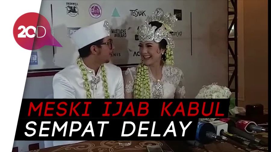 Resmi Jadi Suami Istri, Poppy Sovia dan Oki Lega!