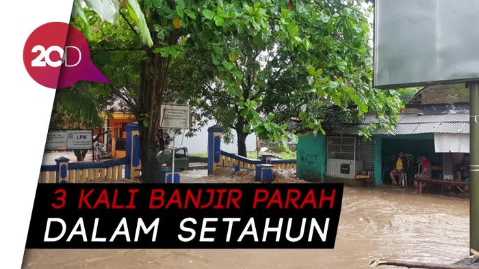 Banjir Hantam Puluhan Rumah di Palabuhanratu