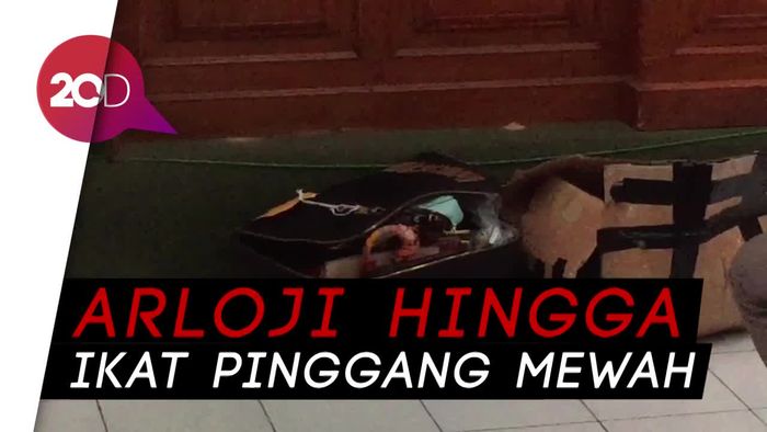 Jaksa Pajang Barang Mewah Milik Bos First Travel