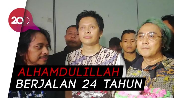 24 Tahun Bermusik, GIGI Diberi Kejutan oleh GIGIKITA