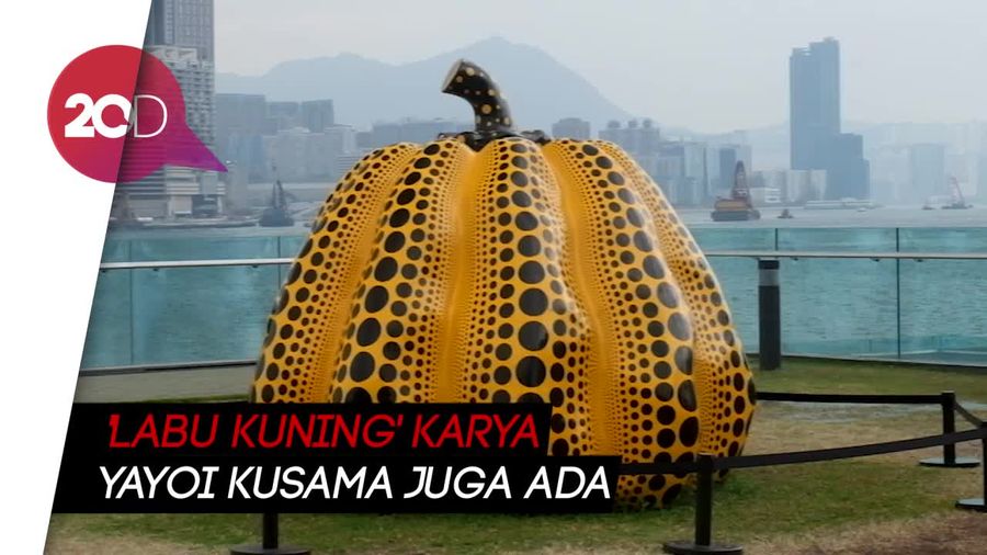 Wah! Ada Labu Kuning dan Kaki Raksasa di Harbour Arts Sculpture Park