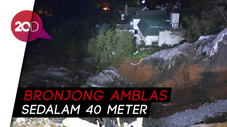 Detik-detik Terjadinya Longsor di Puncak Pas