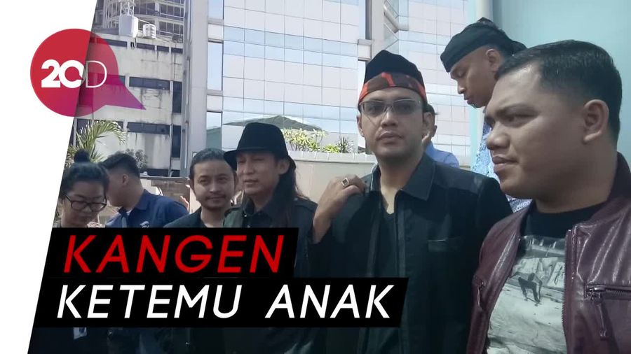 Kenapa Sandy Tumiwa Ingin Tinggal di Kediaman Tessa Kaunang?