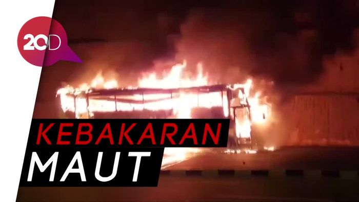 20 Pekerja Myanmar Tewas saat Kebakaran Bus