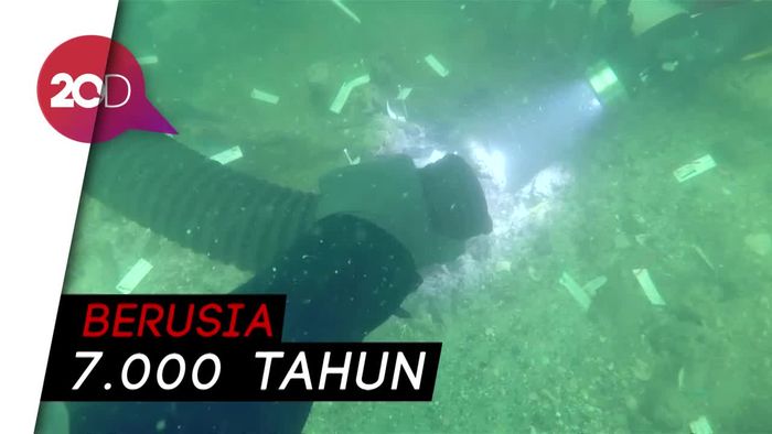 Langka! Ada Makam Kuno di Bawah Laut
