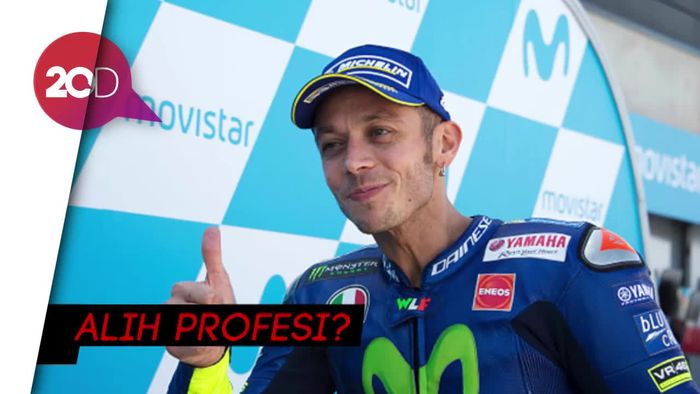 Aksi Ngebut Valentino Rossi dengan Ferrari