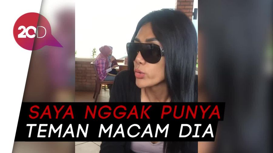 Lucinta Luna Vs Melly Bradley: ‘Dia Fans Sama Saya’