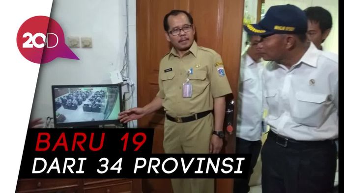 Muhadjir Tinjau UN di SMKN 29 dan SMK 6 Jakarta  