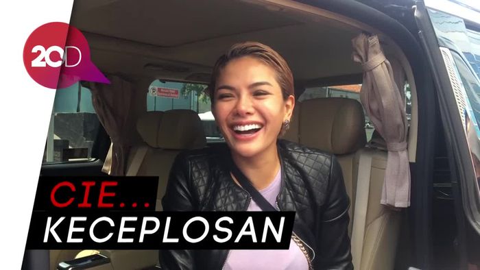 Upss... Keceplosan! Nikita Mirzani Jadi Mama Baru Nih?