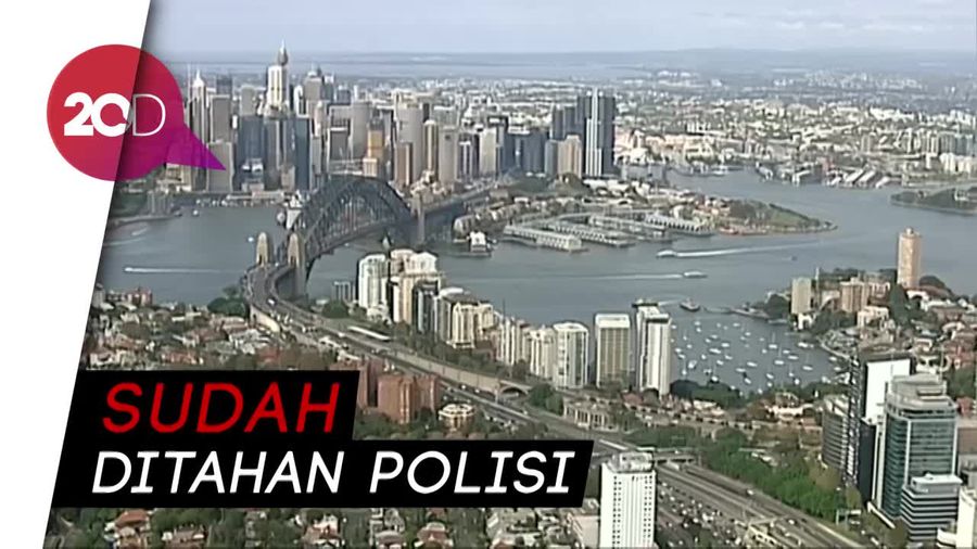 Geger Pria Panjat Sydney Harbour Bridge