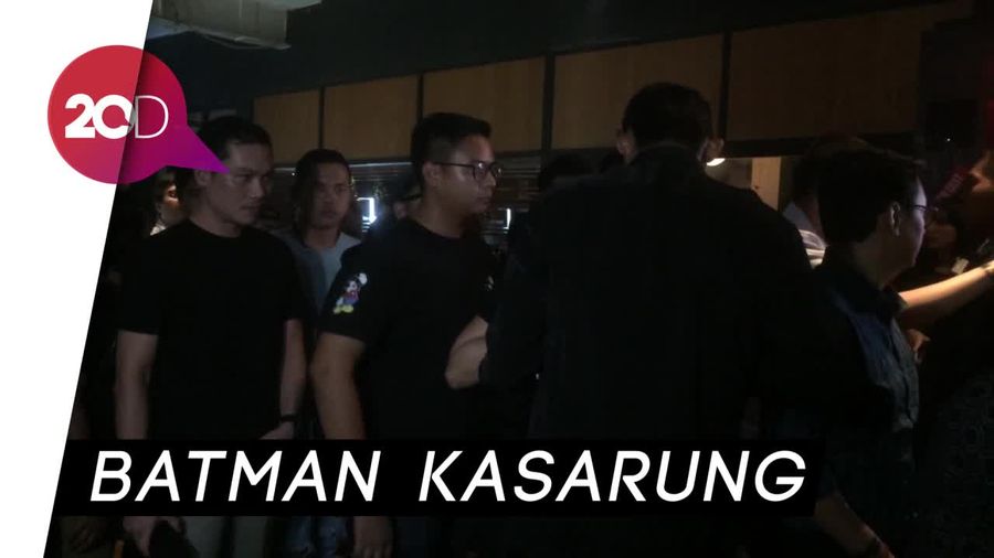 Ramai! Pengunjung Siap Nonton Konser 25 Tahun Iwa K Bermusik