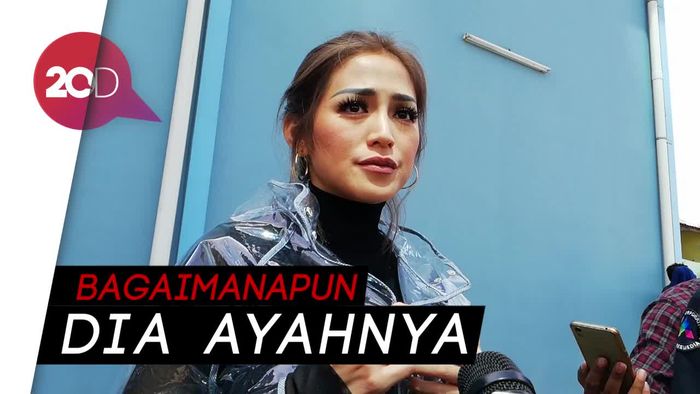 Jessica Iskandar Tak Batasi El Barack Bertemu dengan Ayahnya