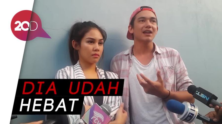 Ehmmm.. Adipati Dolken Puji Vanesha Prescilla