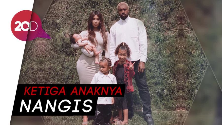 Curhat di Balik Foto Pertama Keluarga Kim Kardashian