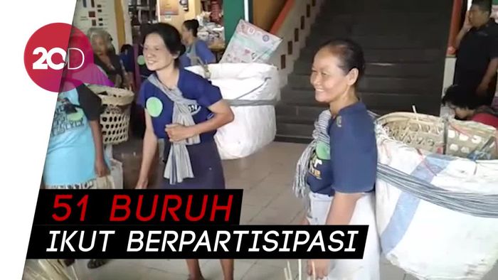 Keseruan Fashion Show ala Buruh Gendong Pasar Beringharjo