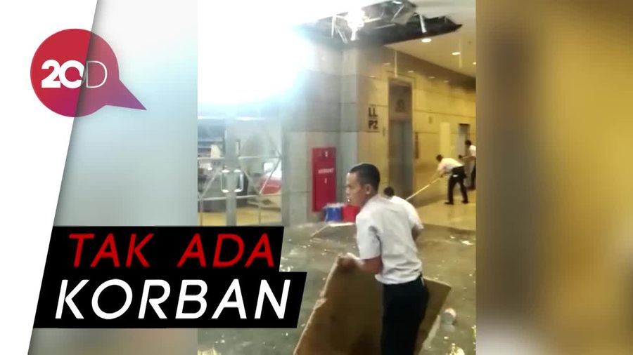 Plafon BEI Jebol, Air Muncrat dengan Deras