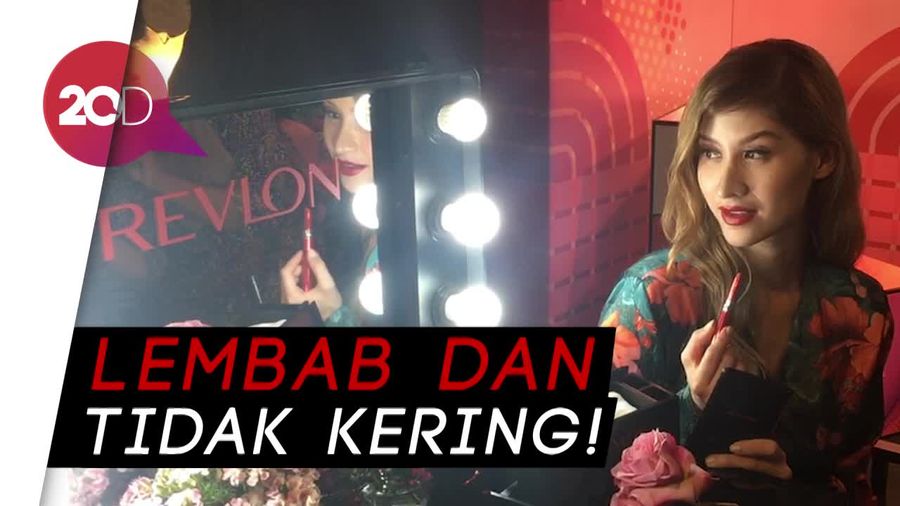 Menjajal Lipstik Kesayangan Gal Gadot si Wonder Woman