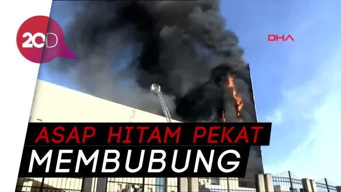 Kepanikan saat Kebakaran Rumah Sakit di Turki