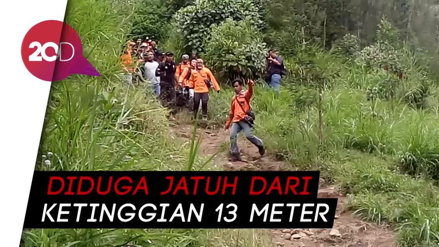 Situasi Evakuasi Jenazah Pendaki Andrey dari Merbabu