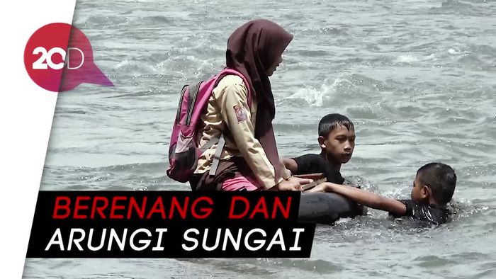 Siswa-siswi di Sulsel Bertaruh Nyawa ke Sekolah