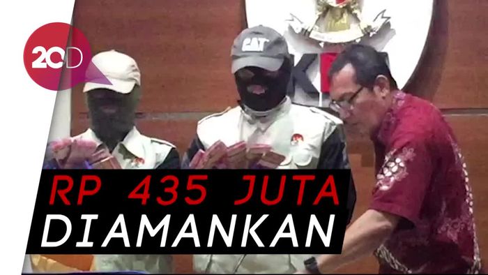 Bupati Bandung Barat Pakai Duit Suap untuk Pilkada Istri