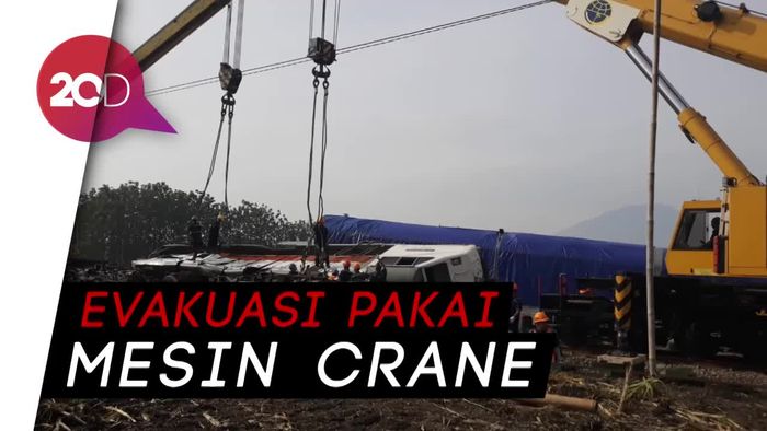 Sepekan Kecelakaan, Gerbong KA Sancaka Mulai Dievakuasi 