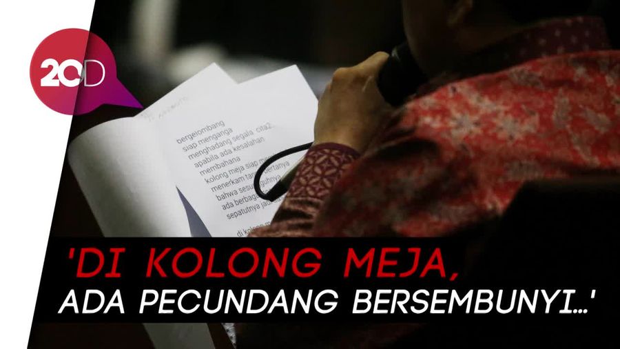 Tutup Pembacaan Pleidoi, Novanto Bacakan Puisi Di Kolong Meja