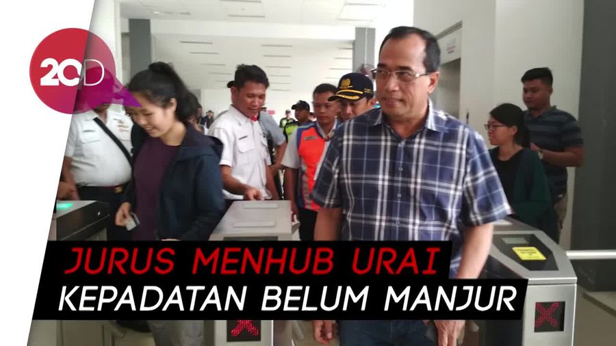 Disambangi Menhub, Stasiun Duri Penuh Sesak Penumpang