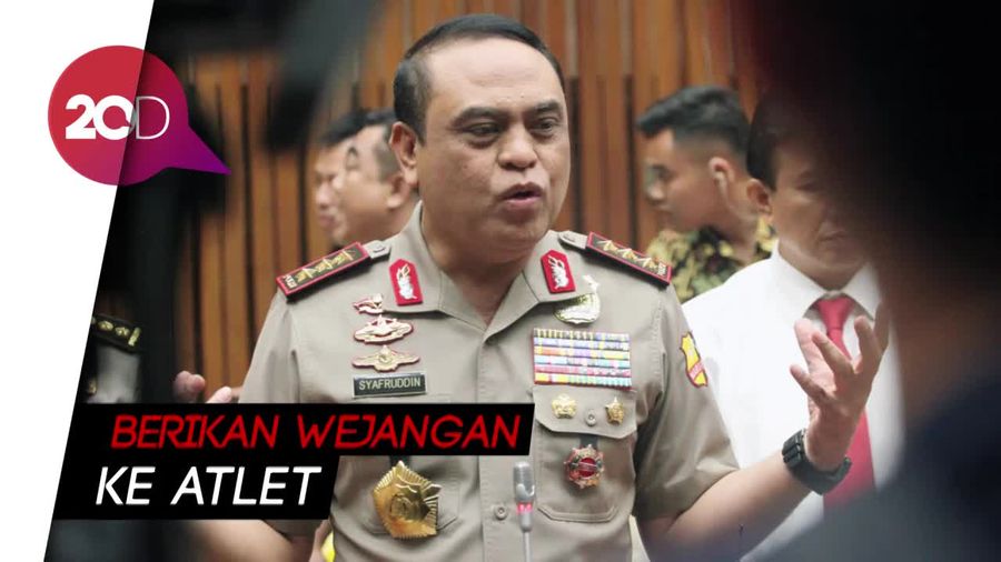 Wakapolri Jalan Santai Bareng Atlet Asian Games di GBK