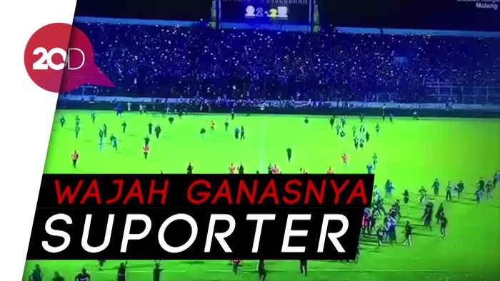 Suporter Sepak Bola Kembali Bentrok