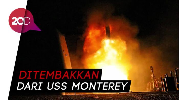Momen Saat USS Monterey Muntahkan Rudal ke Suriah